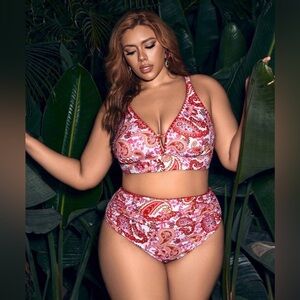 Ladies SHEIN Bathing Suit. NWT. 1X Two Piece with lace detail and v neck top!